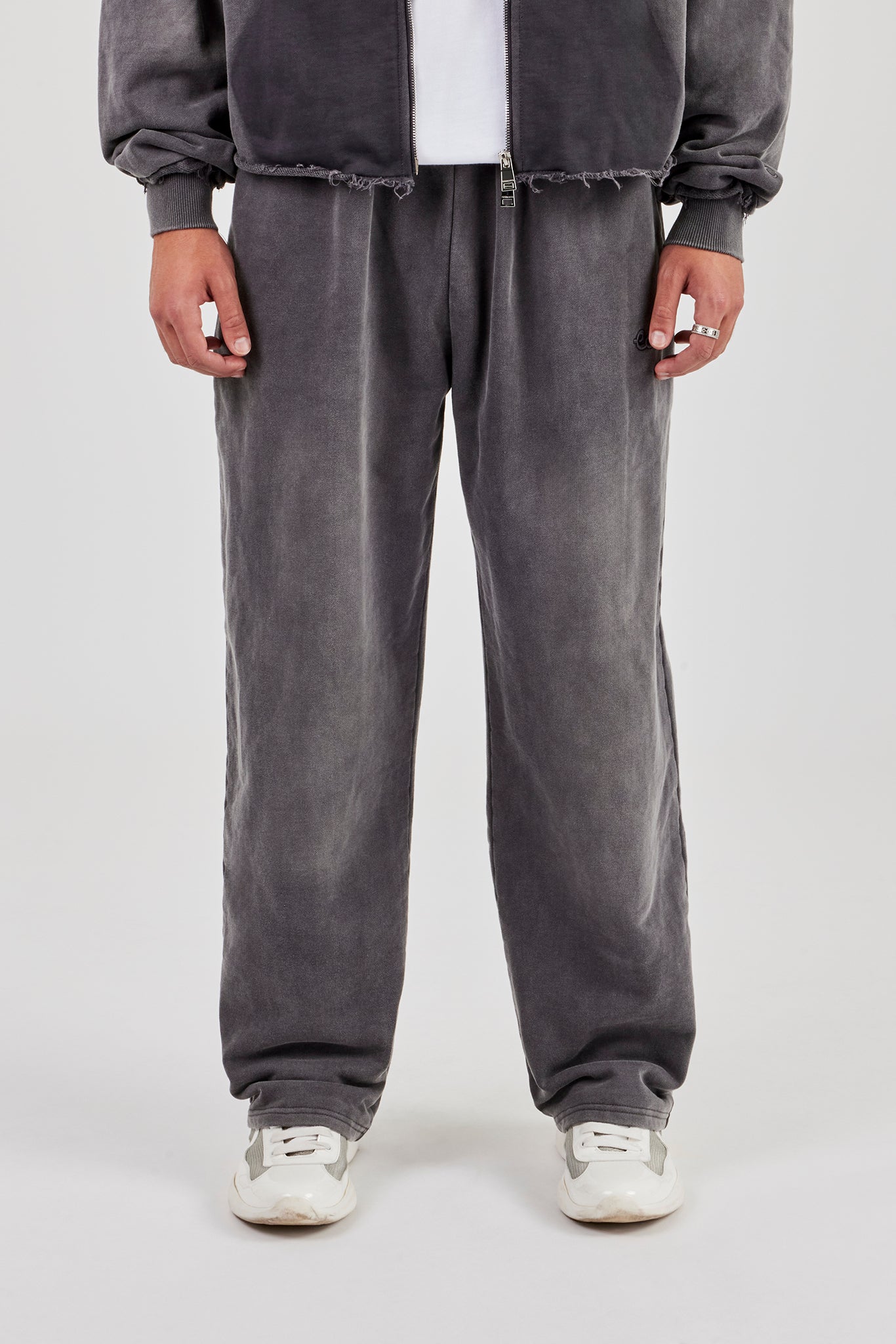 Washed Relaxed Jogger - Grey